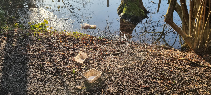 vuilniszakken in de Rozebroeken